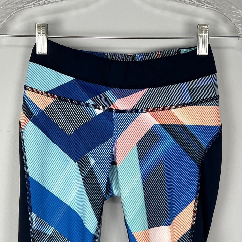 Athleta Womens Sonar Capri Leggings Electric Geo Blue size XXS - Picture 4 of 15